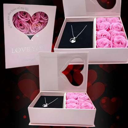 LOVEBOX® | 🌹 Cofre "Esencia de Amor": Rosa de jabon + Collar con Mensaje Oculto ✨